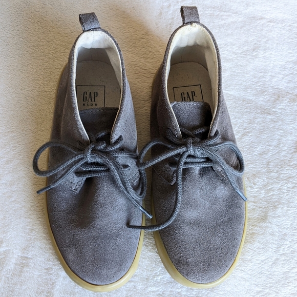 GAP Toddler Boys Chukka Boots size 12 Grey Suede - Picture 2 of 7